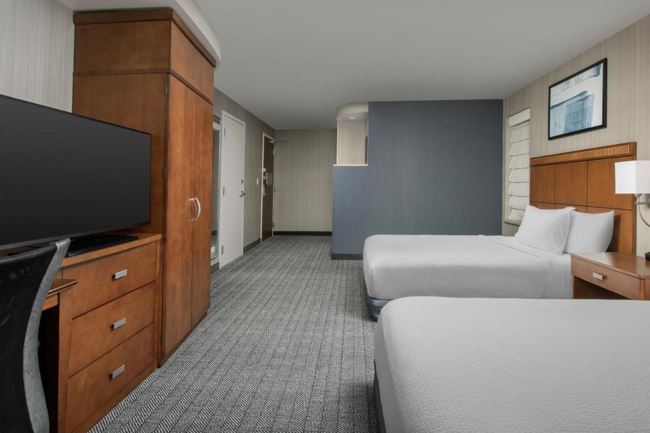 Courtyard By Marriott Seattle Kirkland Hotel Exterior photo