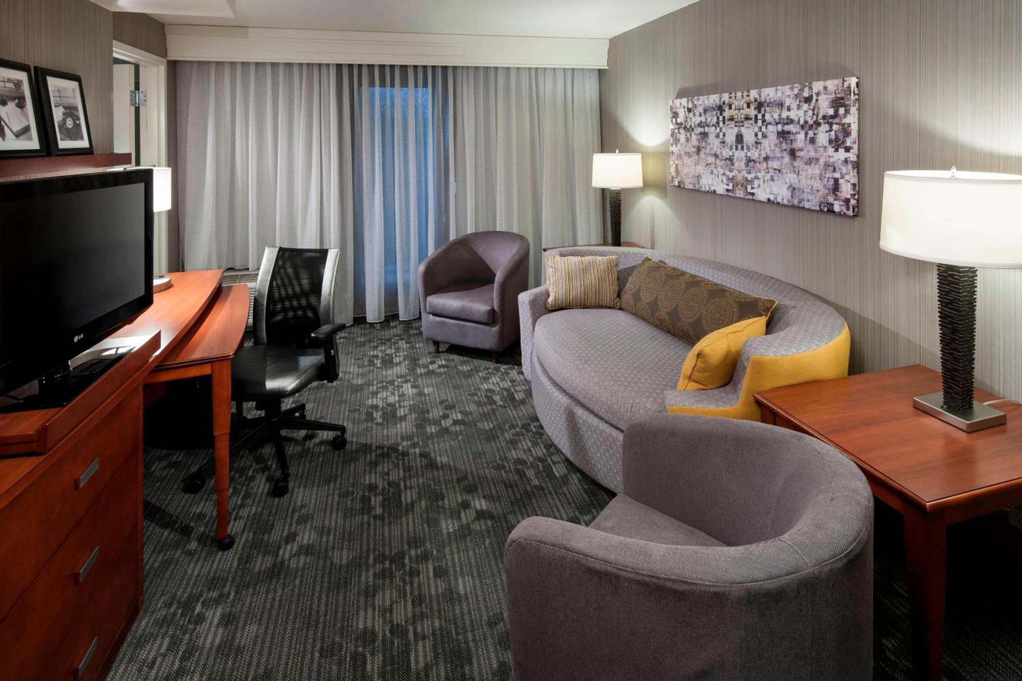 Courtyard By Marriott Seattle Kirkland Hotel Exterior photo