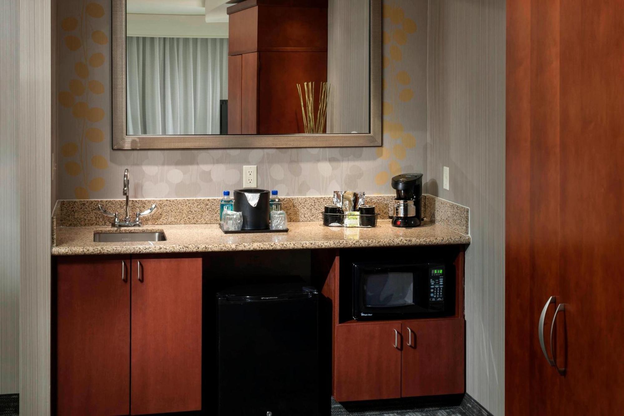 Courtyard By Marriott Seattle Kirkland Hotel Exterior photo