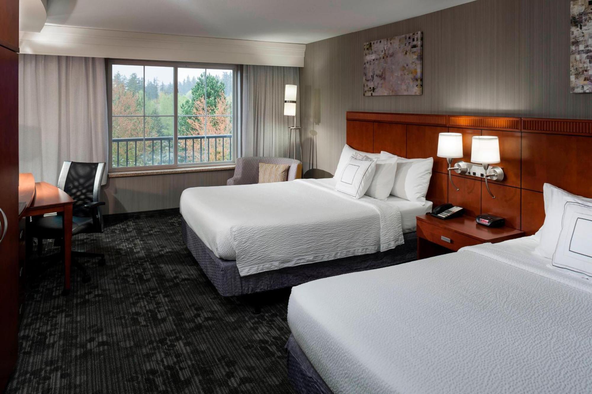 Courtyard By Marriott Seattle Kirkland Hotel Exterior photo